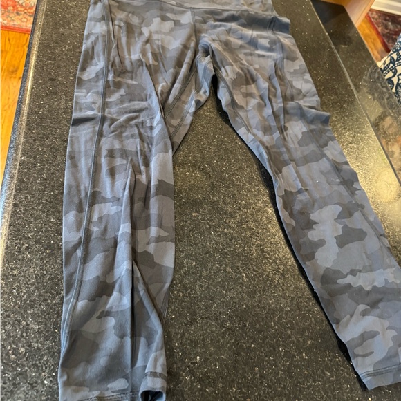 lululemon athletica Pants - Lululemon Athletica Black Camouflage Leggings